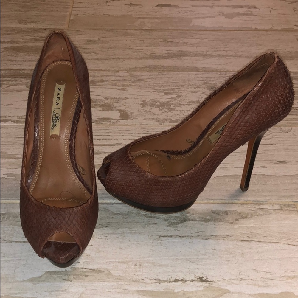 SOLD: ZARA snakeskin Heels